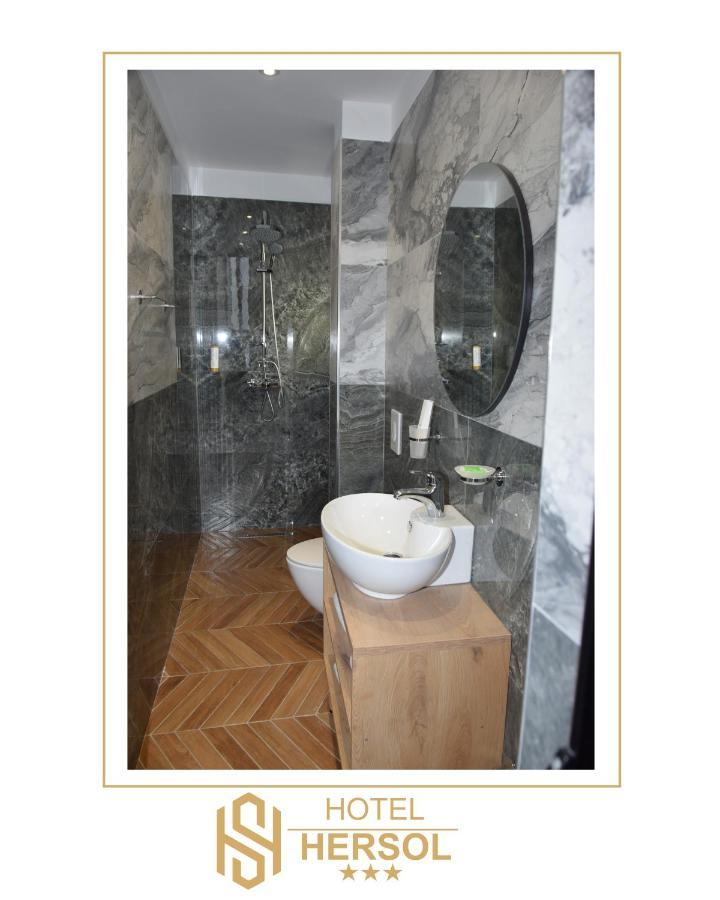 Hotel Hersol Дуррес Экстерьер фото