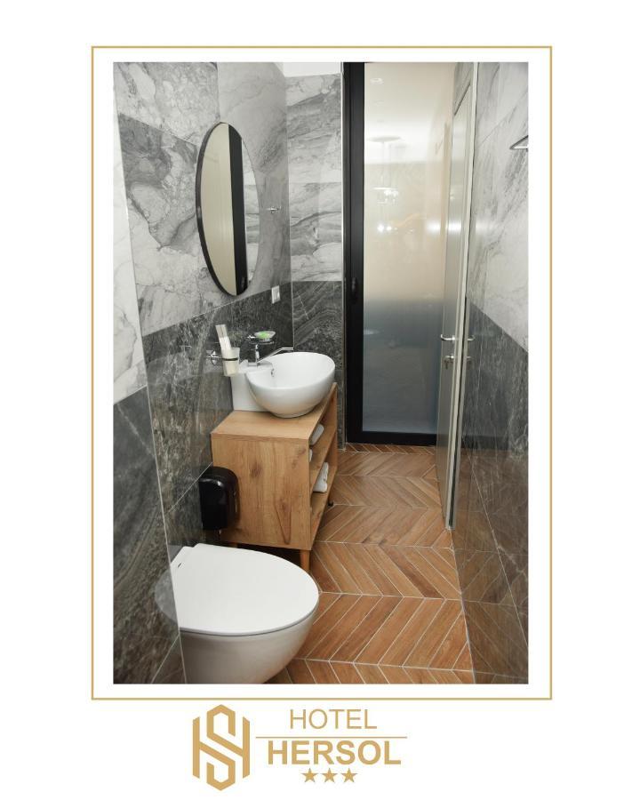 Hotel Hersol Дуррес Экстерьер фото
